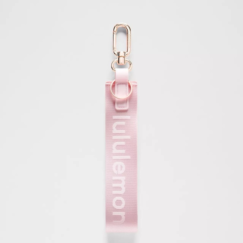 Lululemon Never Lost Keychain- Pink Pearl/White/Rose Gold